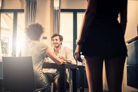 Nên làm gì khi chồng ngoại tình